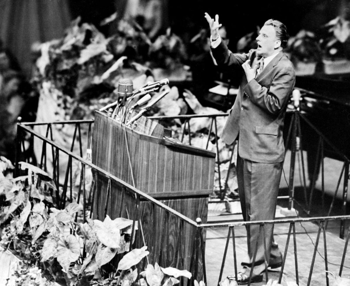 Pastor Billy Graham preaching