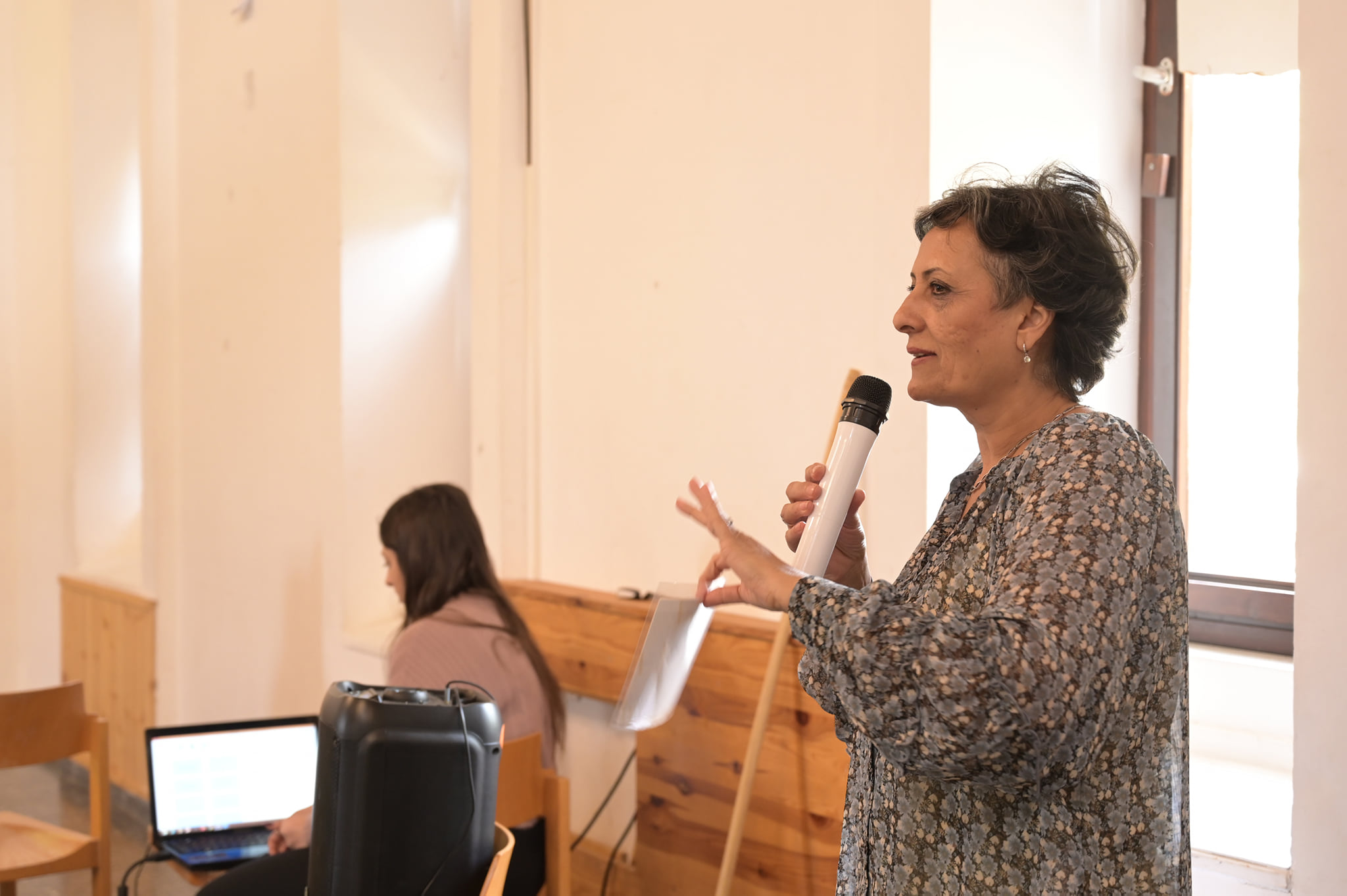 Daad Odeh leading a workshop