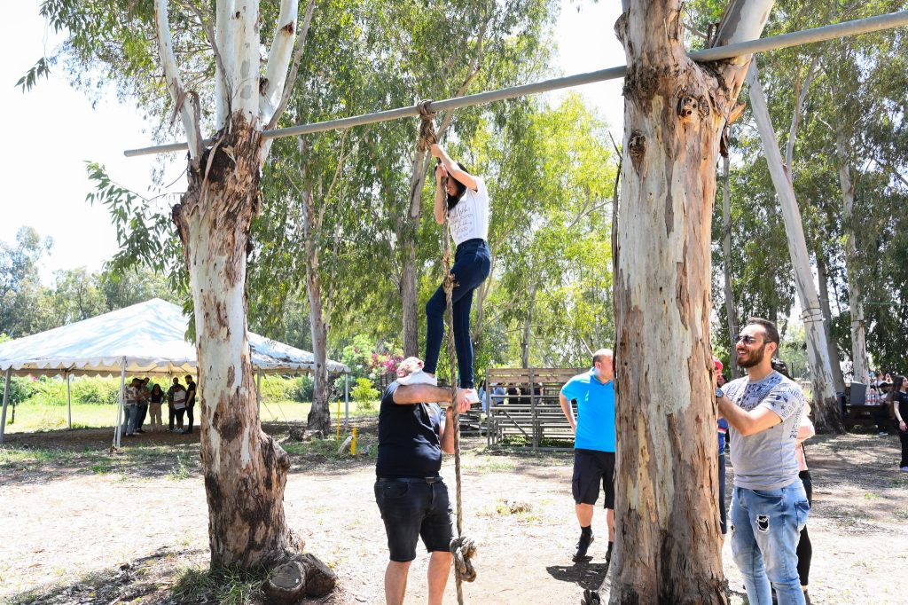 Youth activities: playing with ropes